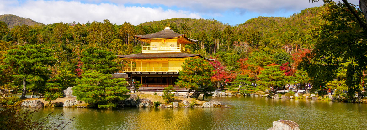 Der Tempel  Kinkaku-ji in Kyoto